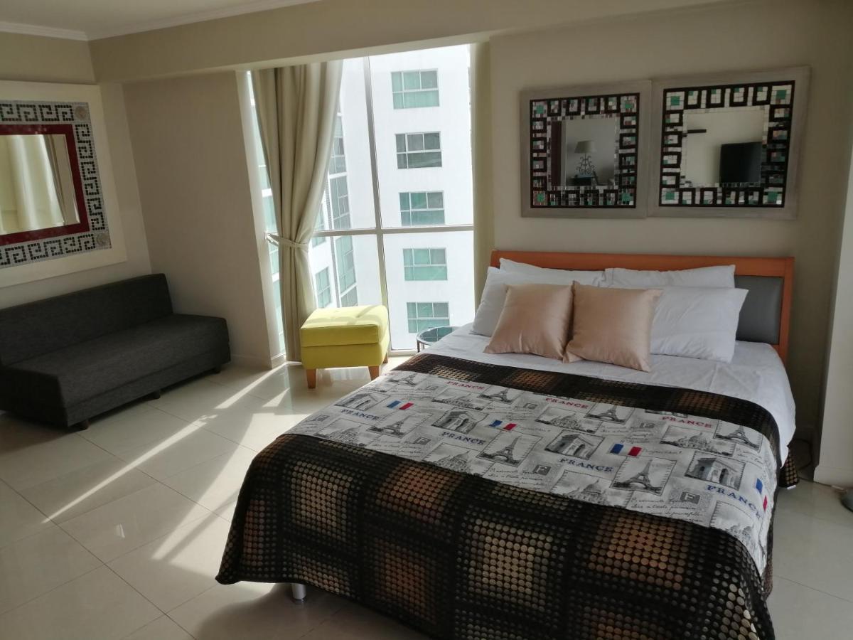 Puerto Santa Ana Suites Guayaquil Esterno foto