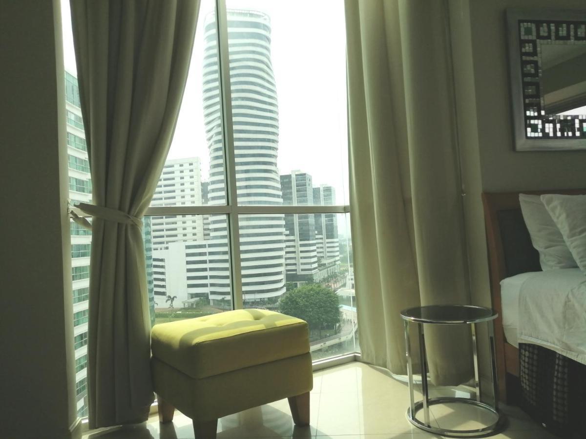 Puerto Santa Ana Suites Guayaquil Esterno foto