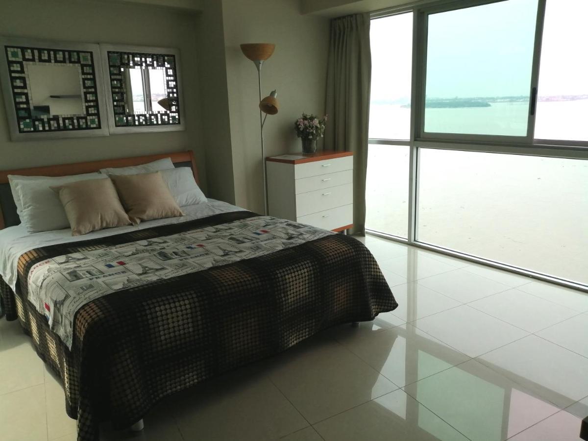 Puerto Santa Ana Suites Guayaquil Esterno foto