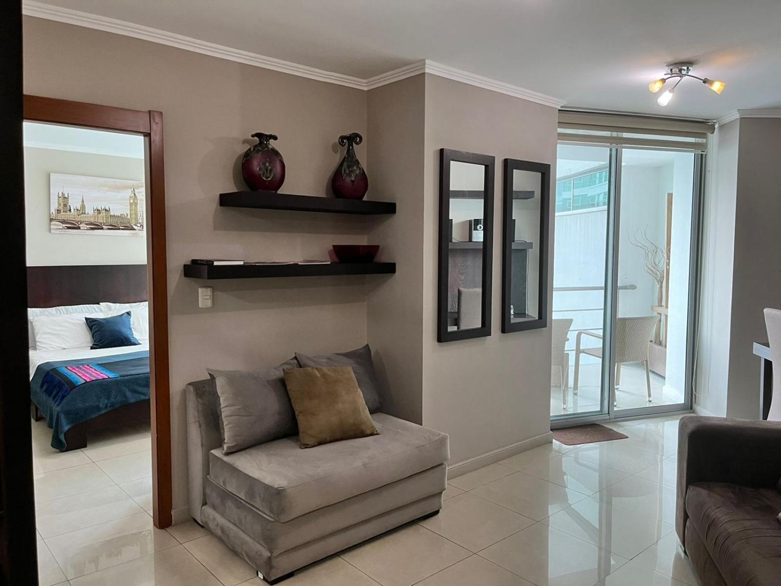 Puerto Santa Ana Suites Guayaquil Esterno foto