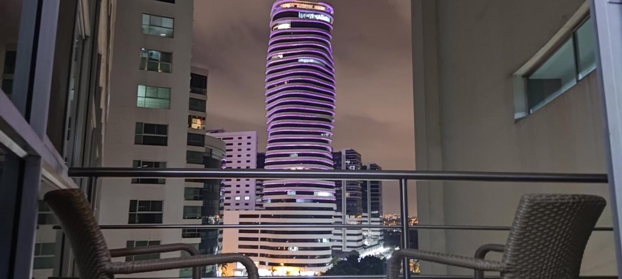 Puerto Santa Ana Suites Guayaquil Esterno foto