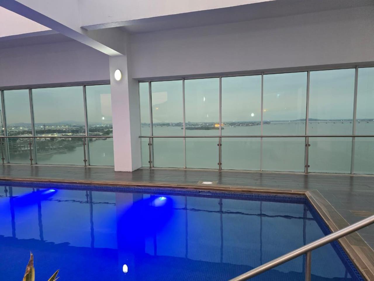 Puerto Santa Ana Suites Guayaquil Esterno foto