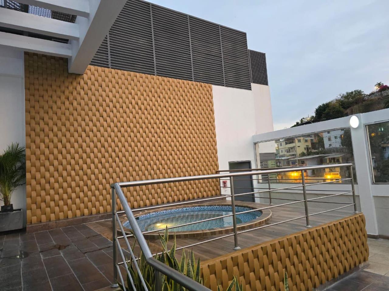 Puerto Santa Ana Suites Guayaquil Esterno foto