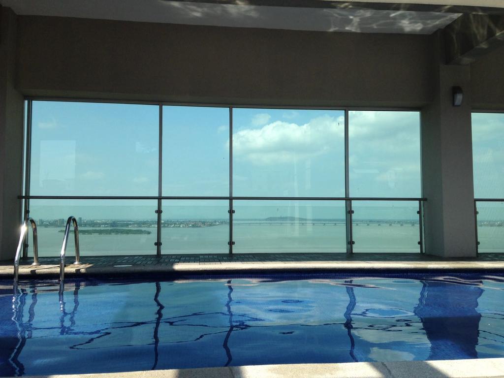 Puerto Santa Ana Suites Guayaquil Esterno foto