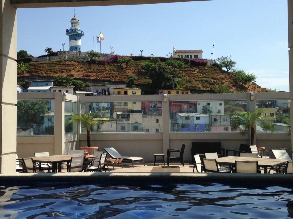 Puerto Santa Ana Suites Guayaquil Esterno foto