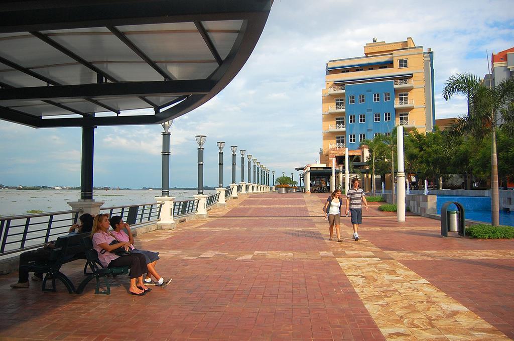 Puerto Santa Ana Suites Guayaquil Esterno foto